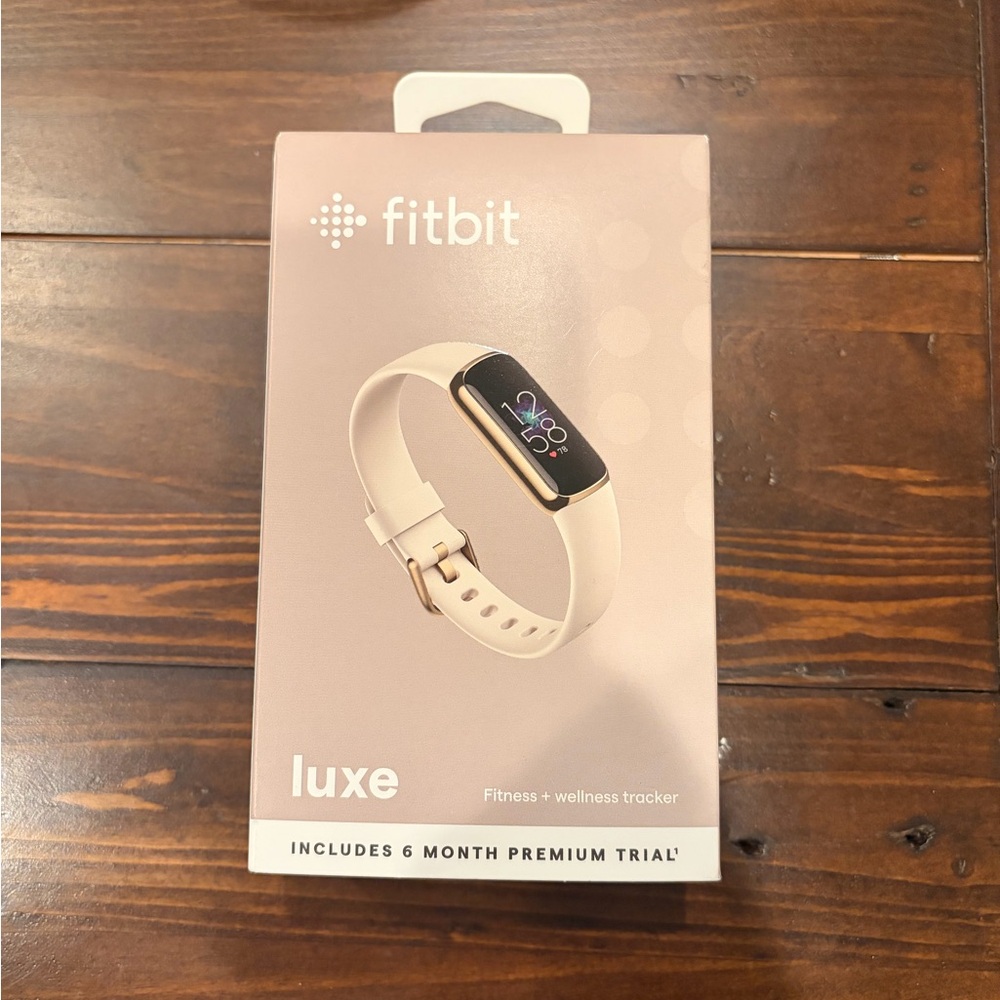 Fitbit Luxe Fitness Tracker - Rosegold